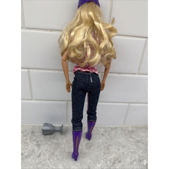 Barbie Champion in equestrian outfit with trophy. Purple helmut and boots. - Picture 3 of 10